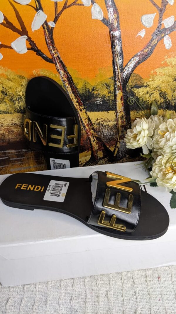 Fendi Ladies Slippers for Casual Wear